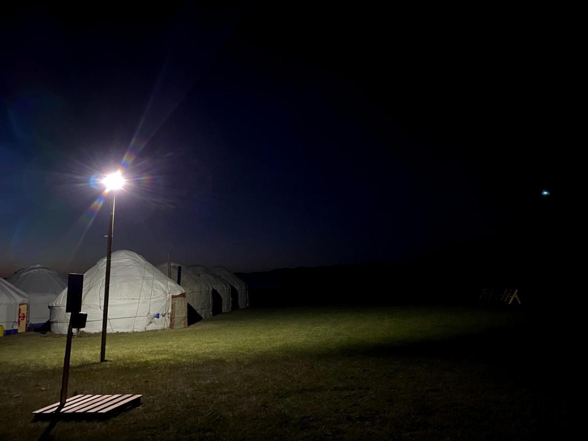Yurt Camp Ali-Nur At Lake Song-Kol Юрточный Лагерь Али-Нур Озеро Сон-Куль Сон-Куль Кыргызстан Нарын Kyrgyzstan Naryn Exteriér fotografie