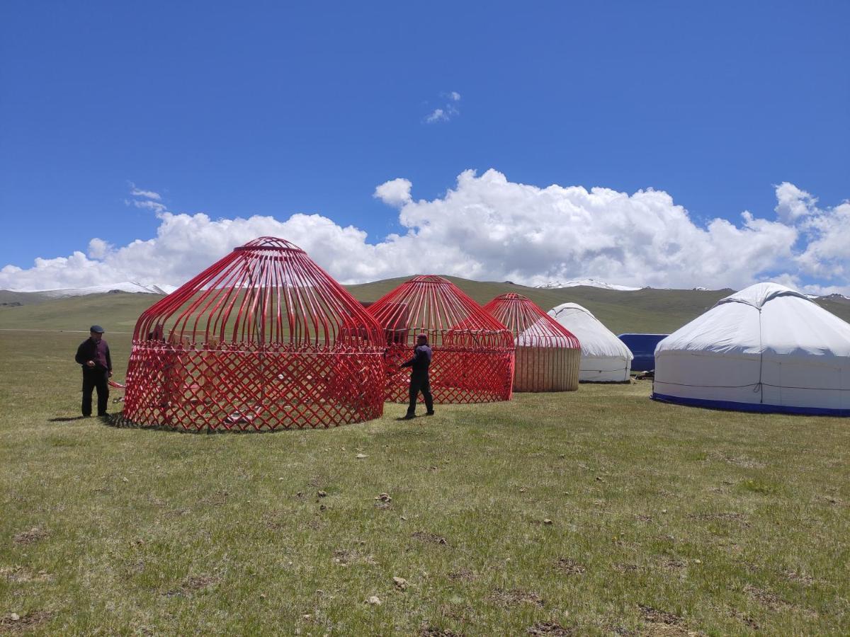 Yurt Camp Ali-Nur At Lake Song-Kol Юрточный Лагерь Али-Нур Озеро Сон-Куль Сон-Куль Кыргызстан Нарын Kyrgyzstan Naryn Exteriér fotografie