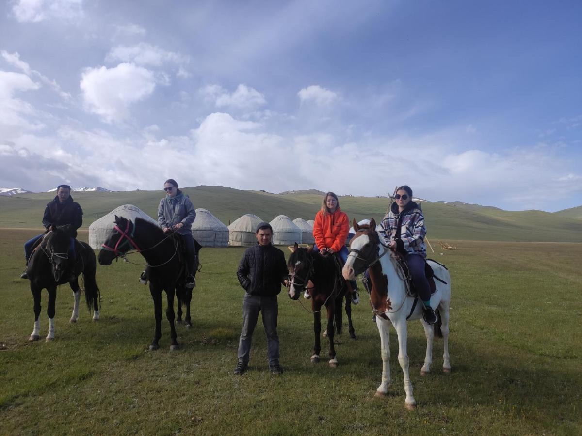 Yurt Camp Ali-Nur At Lake Song-Kol Юрточный Лагерь Али-Нур Озеро Сон-Куль Сон-Куль Кыргызстан Нарын Kyrgyzstan Naryn Exteriér fotografie
