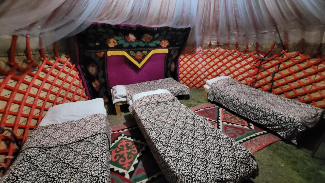 Yurt Camp Ali-Nur At Lake Song-Kol Юрточный Лагерь Али-Нур Озеро Сон-Куль Сон-Куль Кыргызстан Нарын Kyrgyzstan Naryn Exteriér fotografie