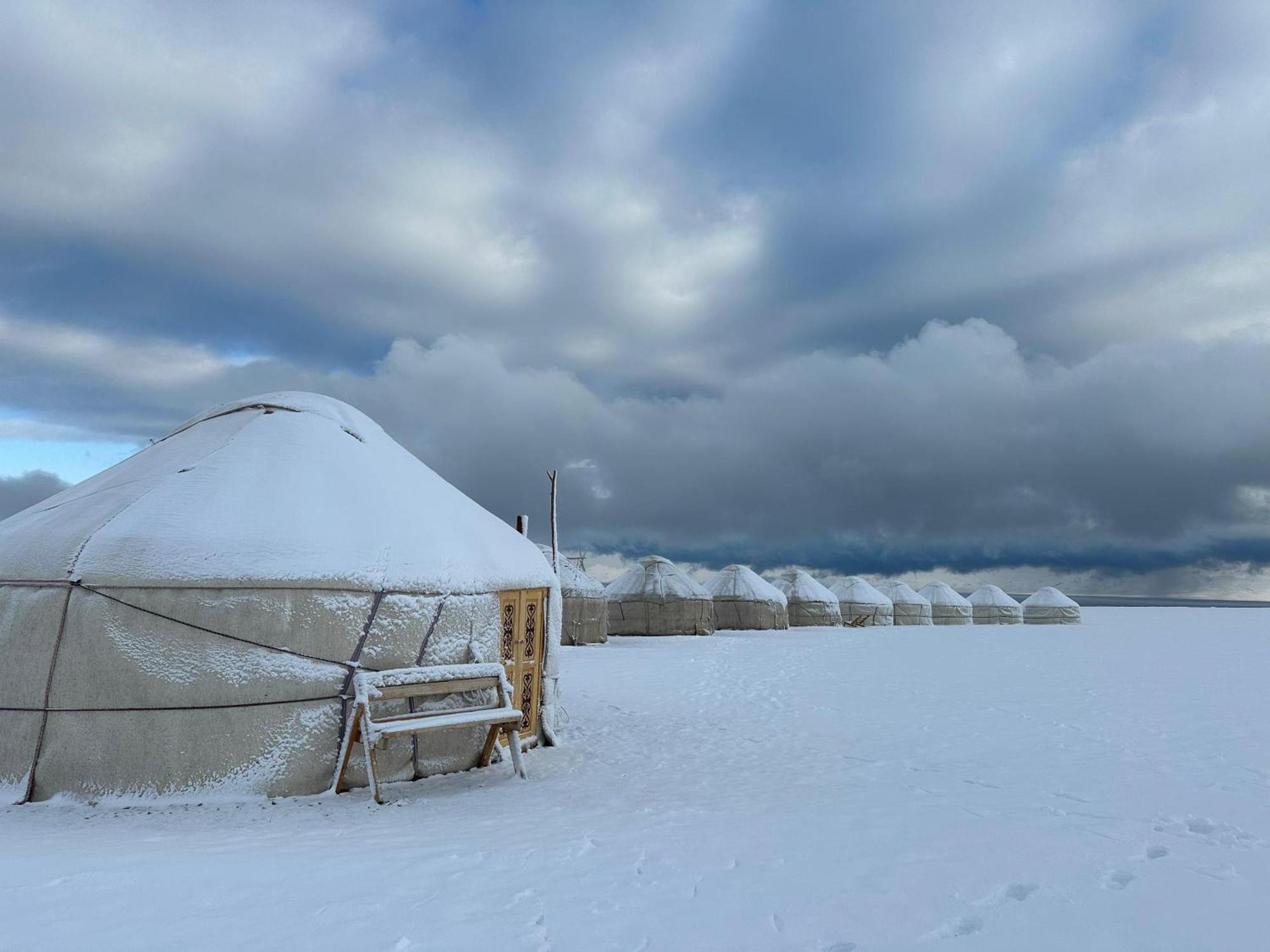 Yurt Camp Ali-Nur At Lake Song-Kol Юрточный Лагерь Али-Нур Озеро Сон-Куль Сон-Куль Кыргызстан Нарын Kyrgyzstan Naryn Exteriér fotografie