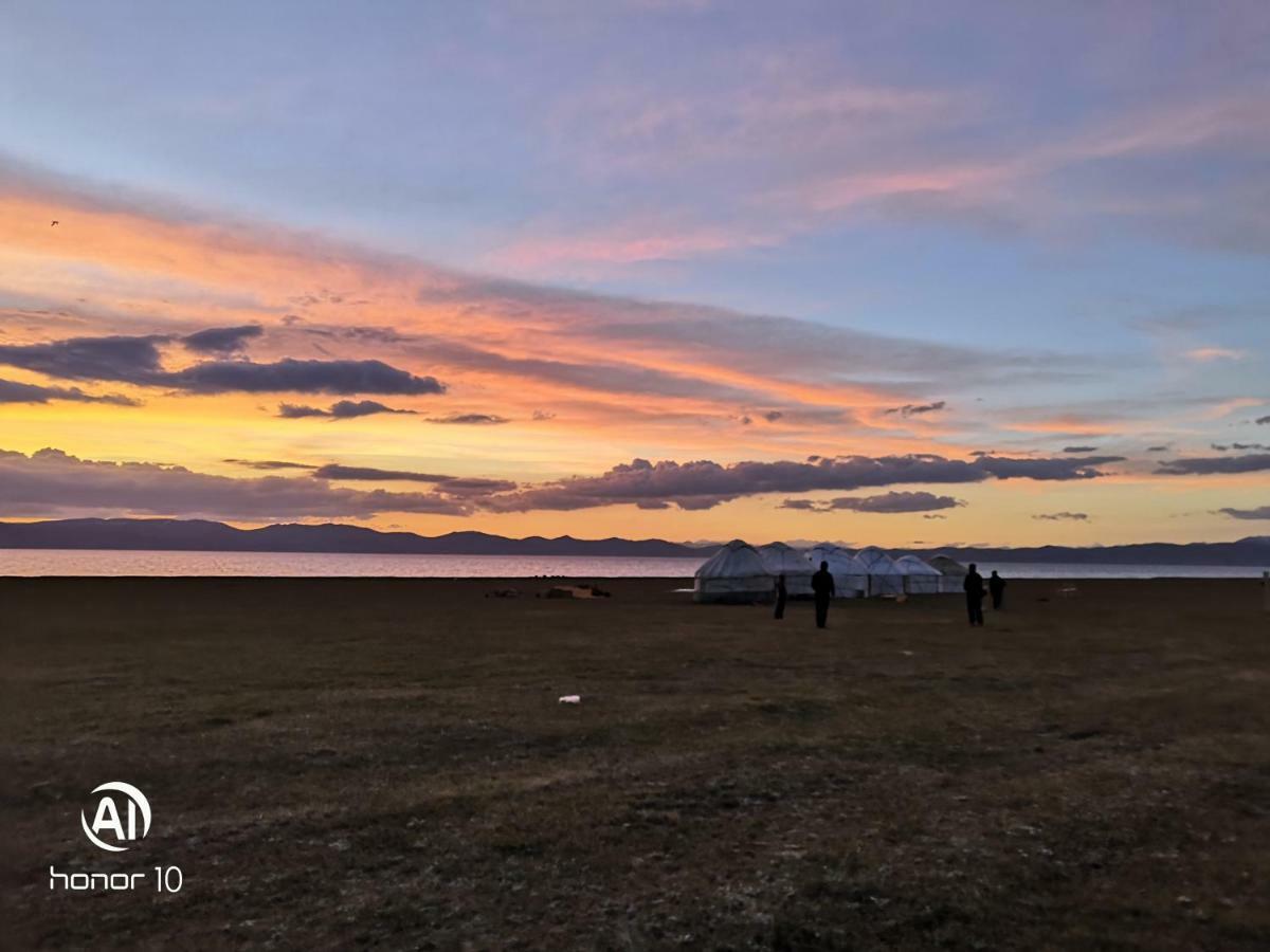 Yurt Camp Ali-Nur At Lake Song-Kol Юрточный Лагерь Али-Нур Озеро Сон-Куль Сон-Куль Кыргызстан Нарын Kyrgyzstan Naryn Exteriér fotografie
