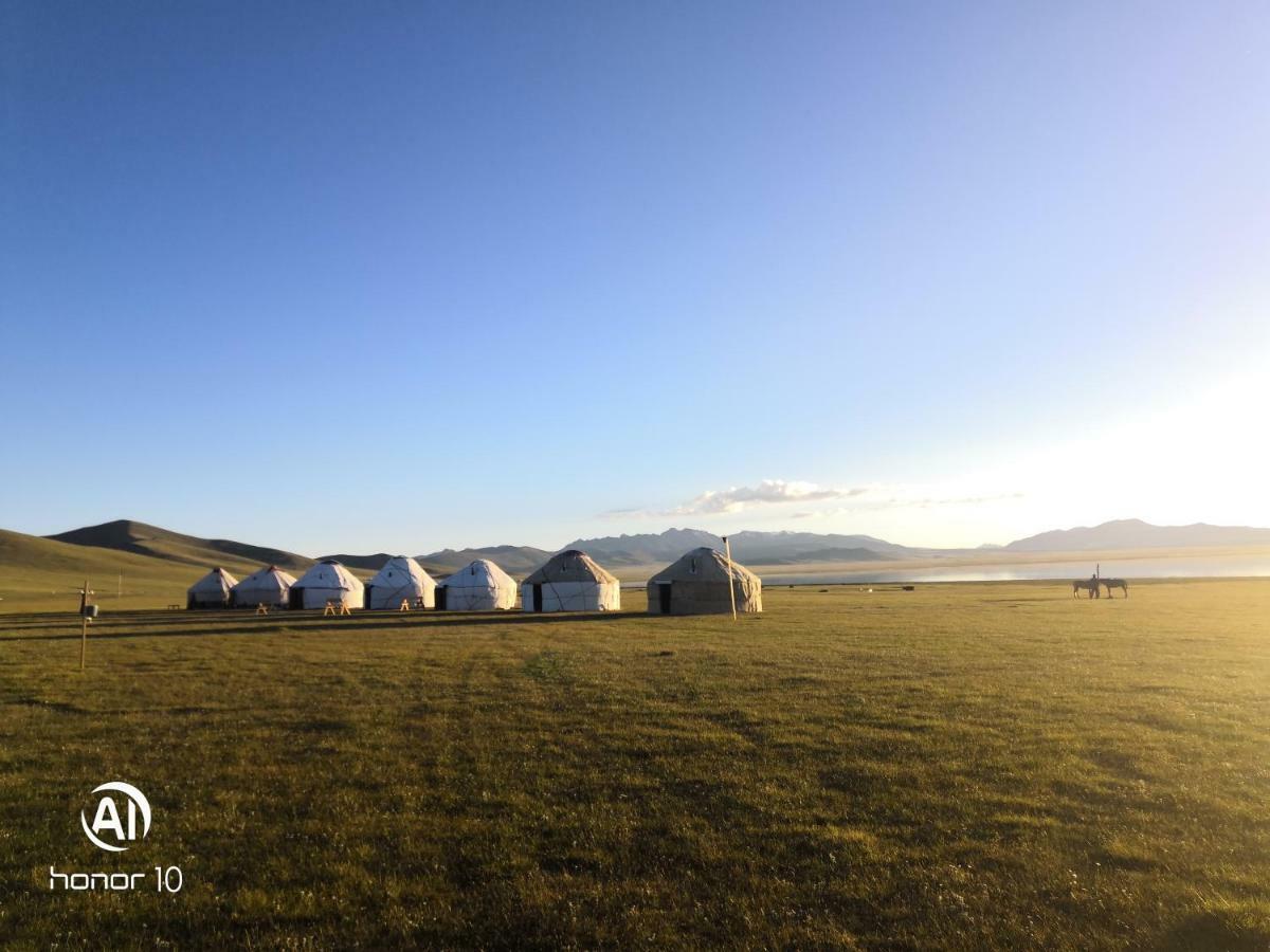 Yurt Camp Ali-Nur At Lake Song-Kol Юрточный Лагерь Али-Нур Озеро Сон-Куль Сон-Куль Кыргызстан Нарын Kyrgyzstan Naryn Exteriér fotografie
