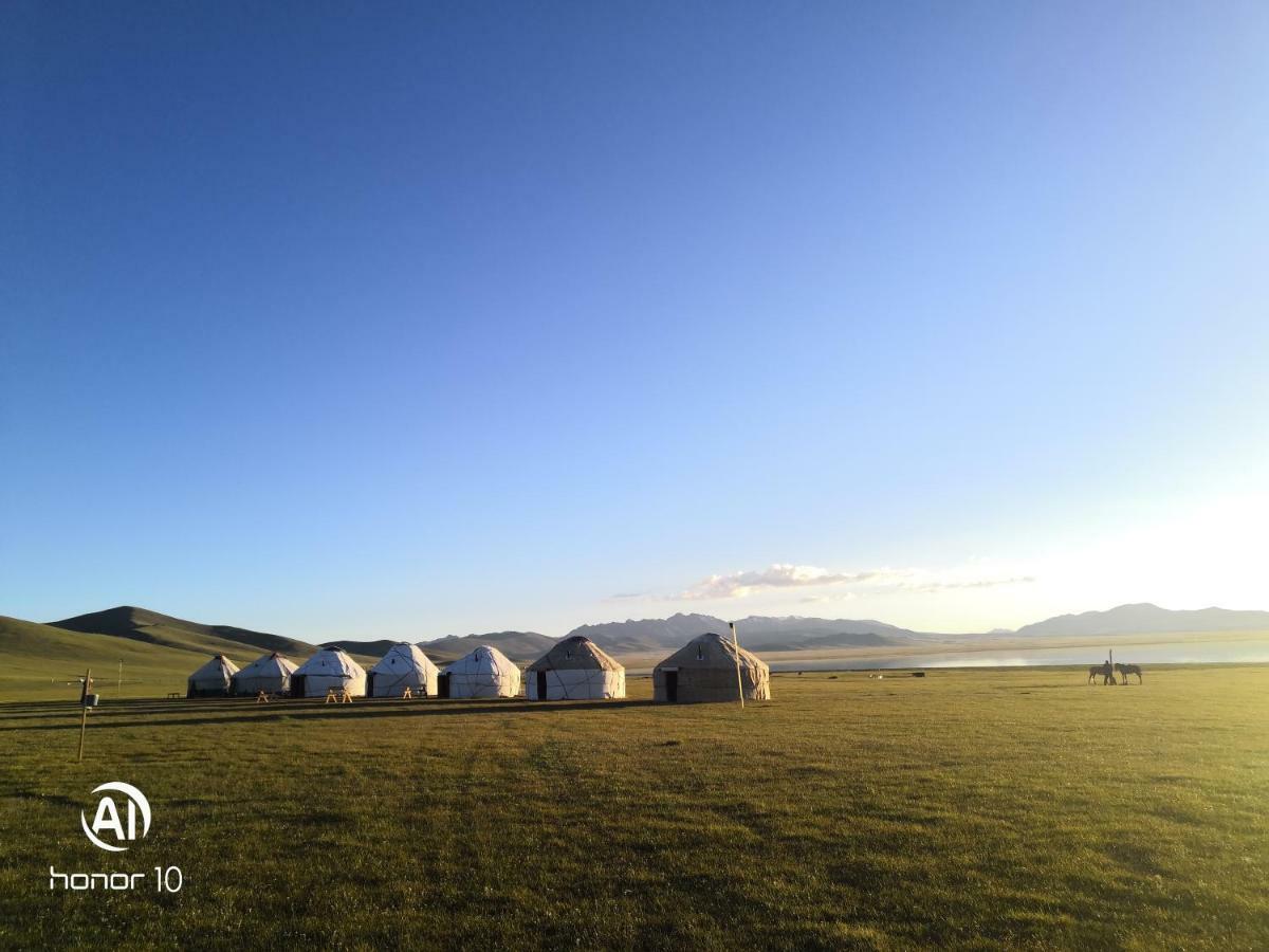 Yurt Camp Ali-Nur At Lake Song-Kol Юрточный Лагерь Али-Нур Озеро Сон-Куль Сон-Куль Кыргызстан Нарын Kyrgyzstan Naryn Exteriér fotografie