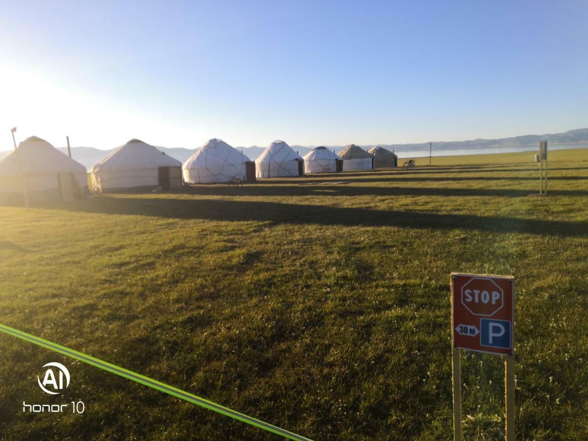 Yurt Camp Ali-Nur At Lake Song-Kol Юрточный Лагерь Али-Нур Озеро Сон-Куль Сон-Куль Кыргызстан Нарын Kyrgyzstan Naryn Exteriér fotografie