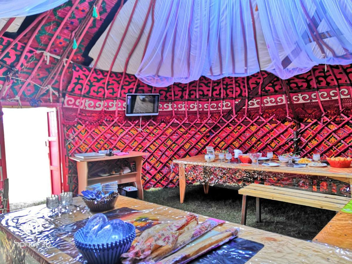 Yurt Camp Ali-Nur At Lake Song-Kol Юрточный Лагерь Али-Нур Озеро Сон-Куль Сон-Куль Кыргызстан Нарын Kyrgyzstan Naryn Exteriér fotografie