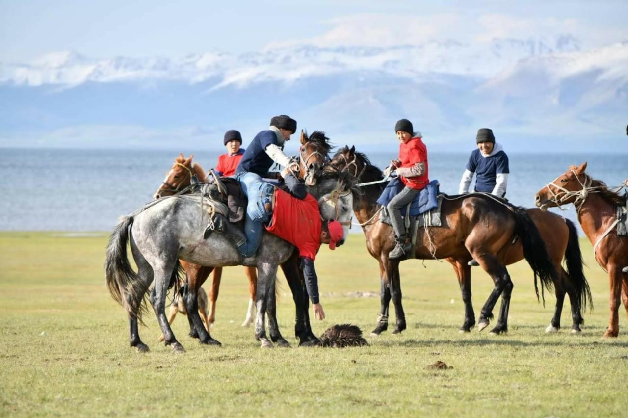 Yurt Camp Ali-Nur At Lake Song-Kol Юрточный Лагерь Али-Нур Озеро Сон-Куль Сон-Куль Кыргызстан Нарын Kyrgyzstan Naryn Exteriér fotografie